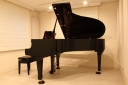 東京都武蔵野市の音楽スタジオ　pianostudio STUグランドピアノ常設、約8畳。個人練習や少人数での音合わせに最適なピアノレッスン室です。