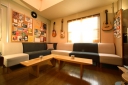 京都府京都市南区の音楽スタジオ　マザーシップスタジオ吹き抜け快適スペース。無料サービスの自家製デザートや、ロックアウトREC時は特製オリジナル弁当のご注文も承ります。