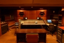 大阪府大阪市北区の音楽スタジオ　名城ABA約10m×8mの広さで、快適な録音環境です。