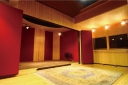 神奈川県横浜市瀬谷区中屋敷の音楽スタジオ　烏賊舌音響（イカシタサウンド）スタジオ5ピースまでのバンドであれば、1発録りも可能なスペースを有するバンドには最適なスタジオです。