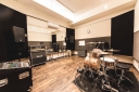 千葉県松戸市の音楽スタジオ　松戸STUDIO DUGOUT214畳、天井高3,500mm。ほぼ正方形で使いやすいお部屋です。