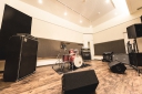 千葉県松戸市の音楽スタジオ　松戸STUDIO DUGOUT217畳、天井高3,500mm。ストレスなくご利用いただけます。鏡もありますので少人数であればダンスレッスンも可能です。
